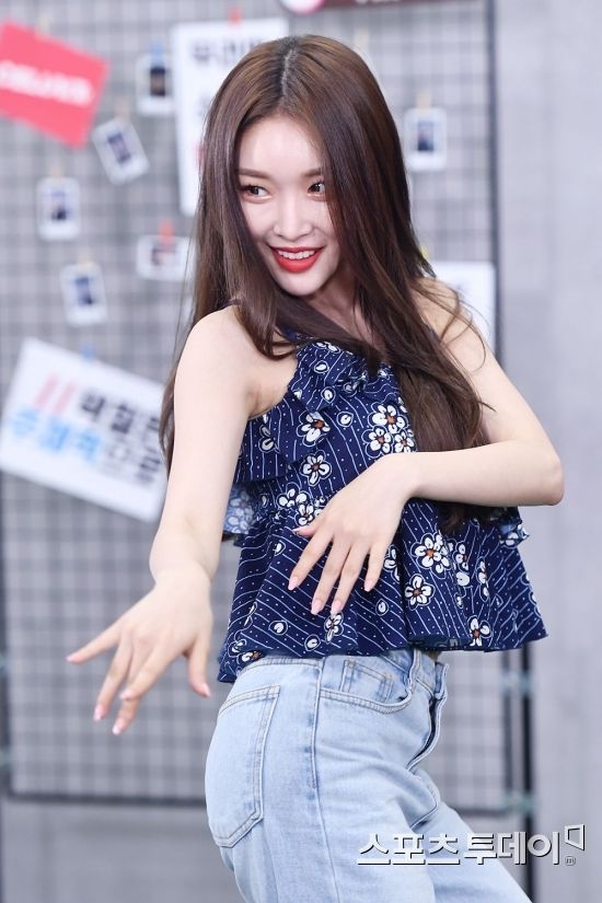 청하, '아슬아슬 복근 노출' : 헝그리앱 포토톡 청하, '아슬아슬 복근 노출' : 헝그리앱 포토톡