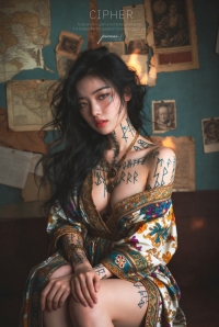 타투녀....  R자를 선호함?